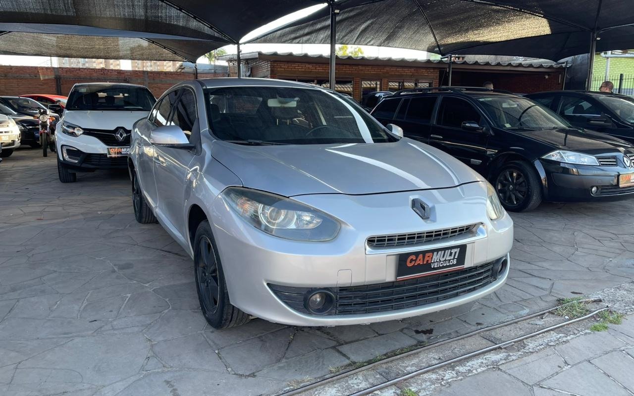 Renault Fluence Sed. Dynamique 2.0 16V FLEX Mec. na cor Prata no Porto Alegre / RS - 912990