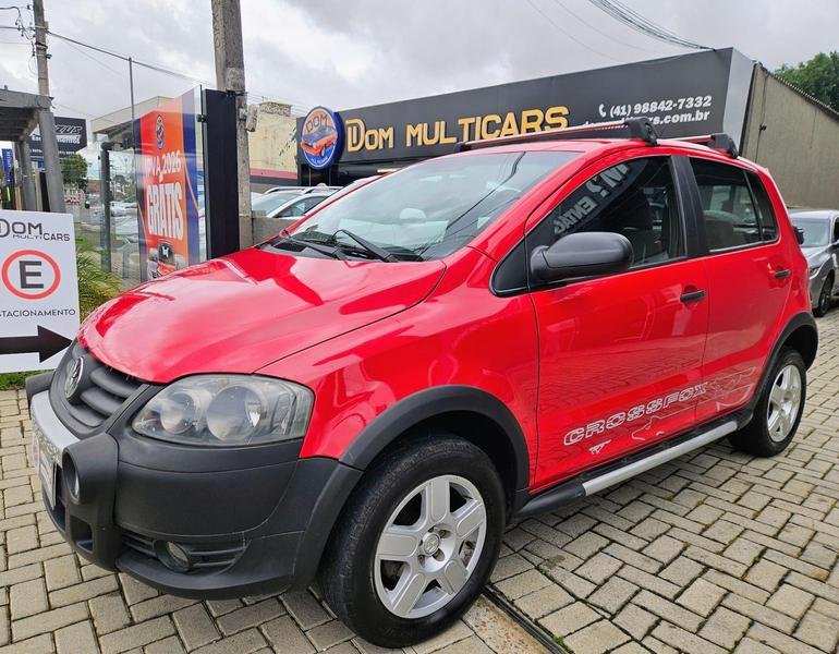 Volkswagen Crossfox 1.6 Mi Total Flex 8V 5p na cor Vermelho em Curitiba / PR - 913075