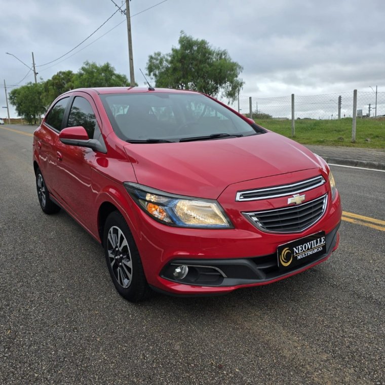 Chevrolet Onix HATCH LTZ 1.4 8V FlexPower 5p Mec. na cor Vermelho em Curitiba / PR - 913262