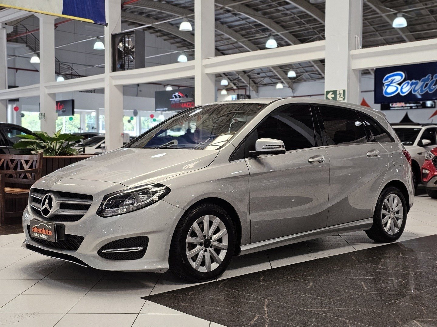 Mercedes-Benz Classe B 200 CGI 1.6 TB Sport 156cv Aut na cor Prata em Curitiba / PR - 913378