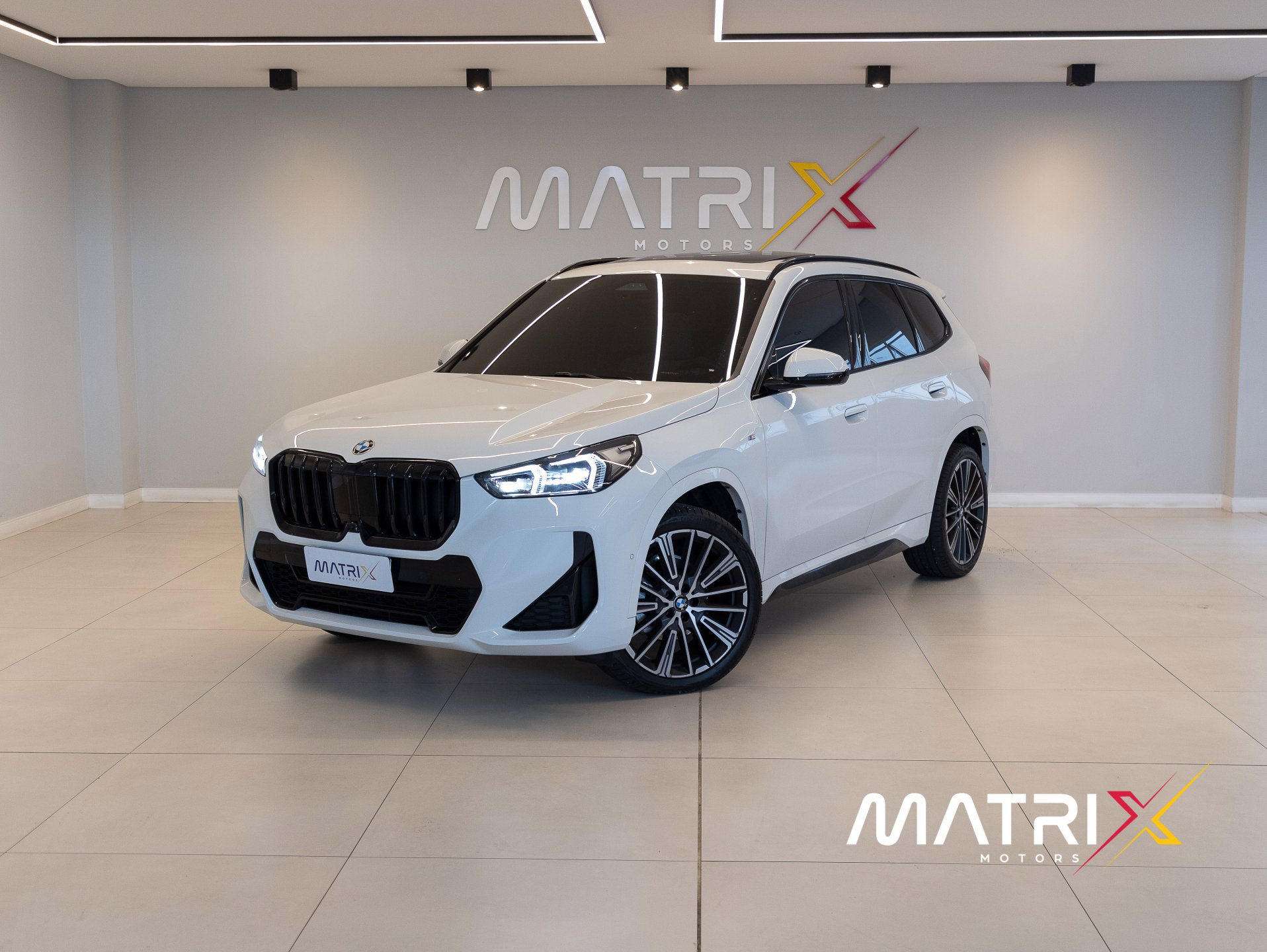 BMW X1 SDRIVE 20i M Sport 2.0 TB Aut. na cor Branco em São José / SC - 913481