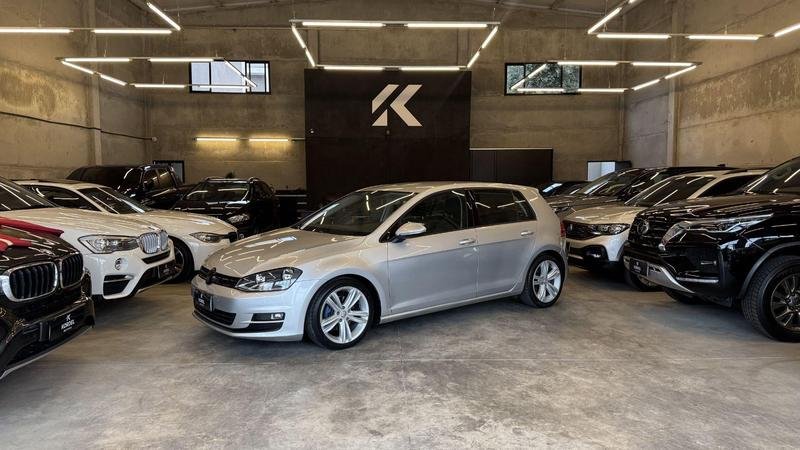 Volkswagen Golf Comfortline 1.6 MSI Total Flex Mec. na cor Prata em Curitiba / PR - 913803