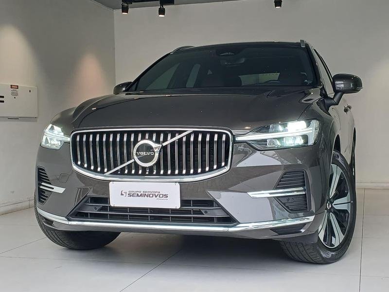 Volvo XC60 T-8 Plus 2.0 AWD (Híbrido) na cor Cinza em Curitiba / PR - 914196