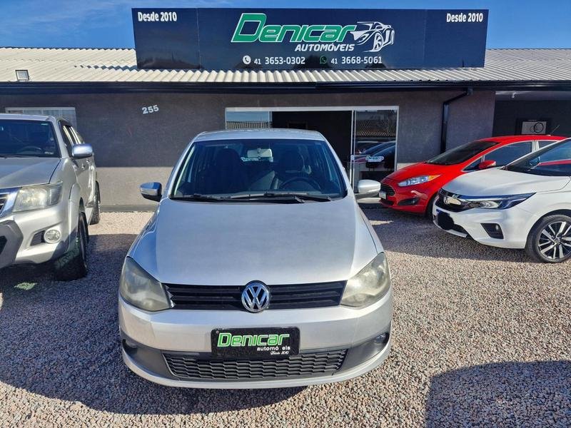 Volkswagen Fox 1.6 Mi Total Flex 8V 5p na cor Prata em Pinhais / PR - 915008