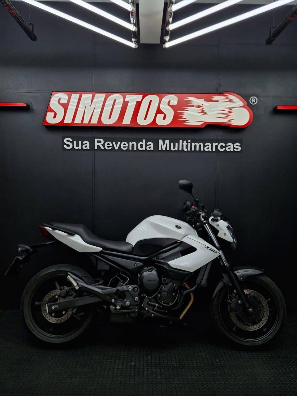 YAMAHA XJ6 N/ABS  na cor Branco em Florianópolis / SC - 915117