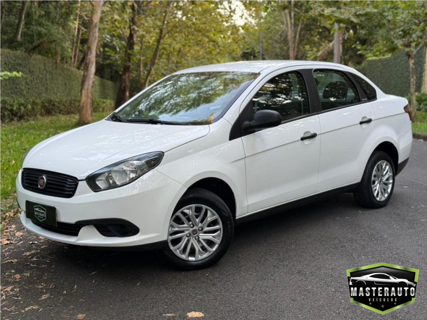 Fiat Grand Siena ATTRACTIVE 1.0 Flex 8V 4p na cor Branco em Curitiba / PR - 915254
