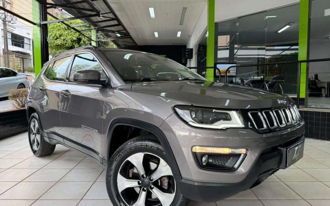 Jeep Compass LONGITUDE 2.0 4x4 Dies. 16V Aut. na cor Cinza em Londrina / PR - 915303