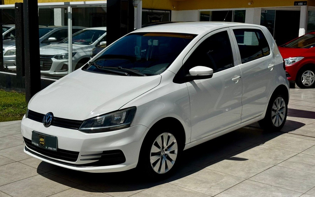 Volkswagen Fox Trendline 1.6 Flex 8V 5p na cor Branco em Curitiba / PR - 915699