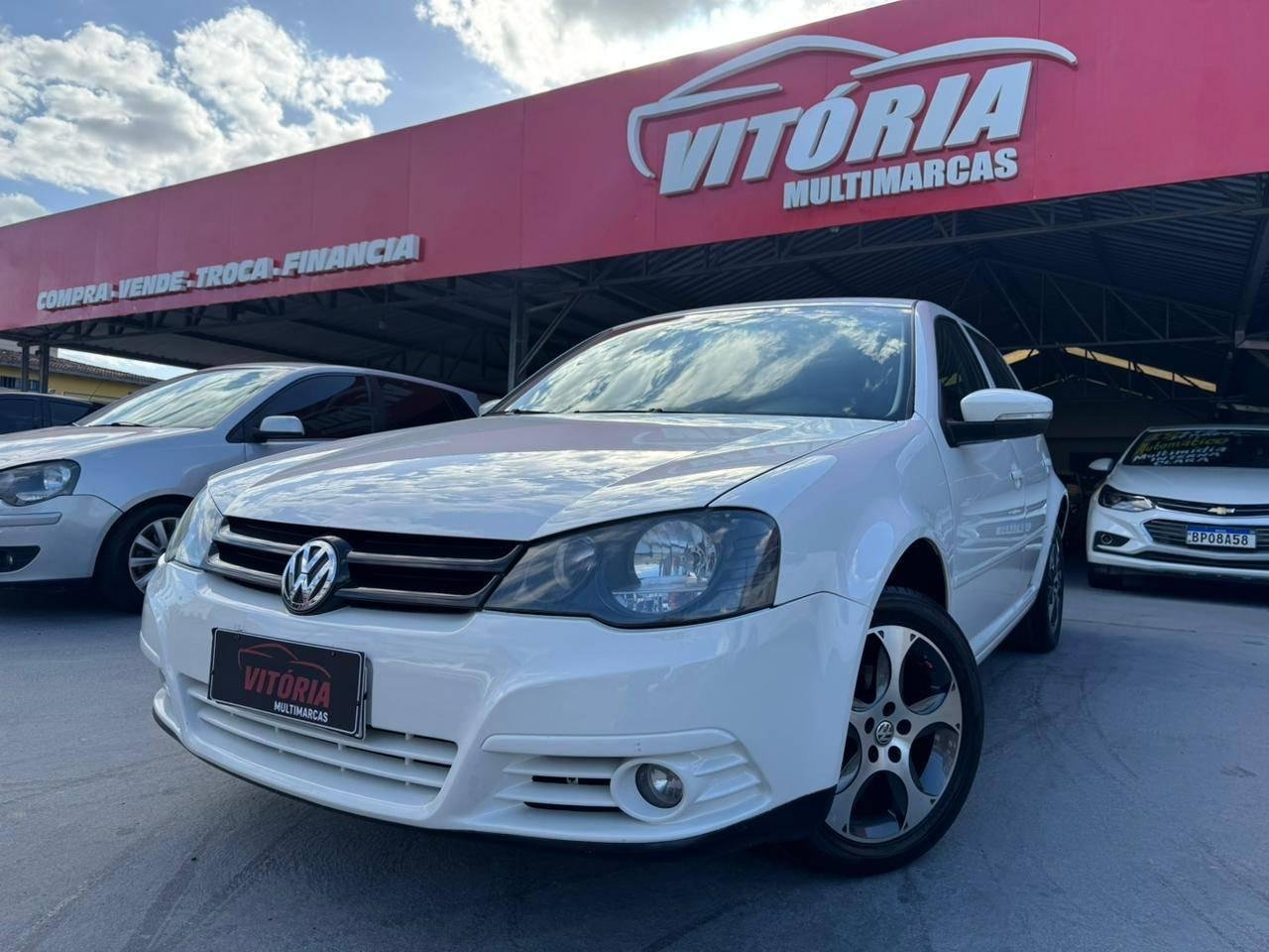 Volkswagen Golf 1.6 Mi Total Flex 8V 4p na cor Branco em Joinville / SC - 915816