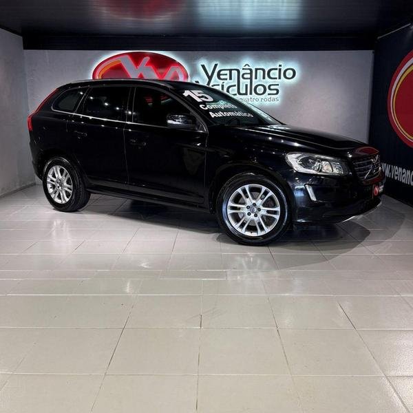 Volvo XC60 2.0 T5 5p na cor Preto no Canoas / RS - 915918