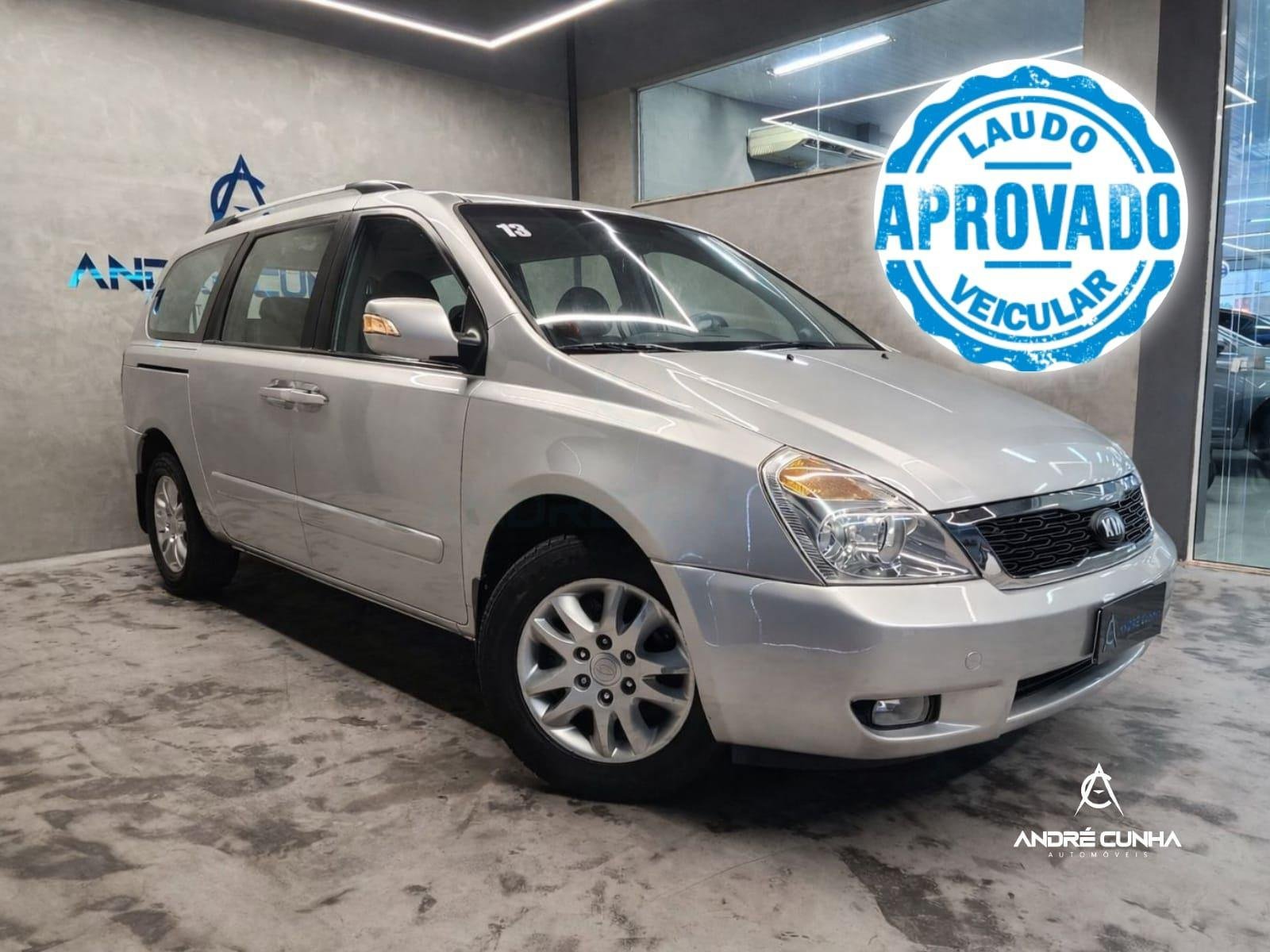 Kia Carnival EX 3.5 V6 24V 276/272cv Aut. na cor Prata em Palhoça / SC - 918377