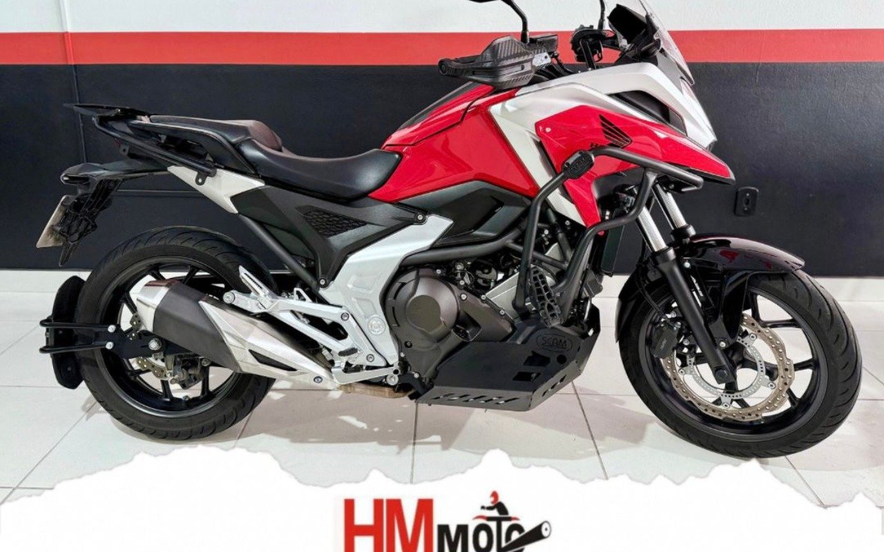 Honda NC 750X/NC 750X ABS DCT  na cor Vermelho em São José / SC - 918407