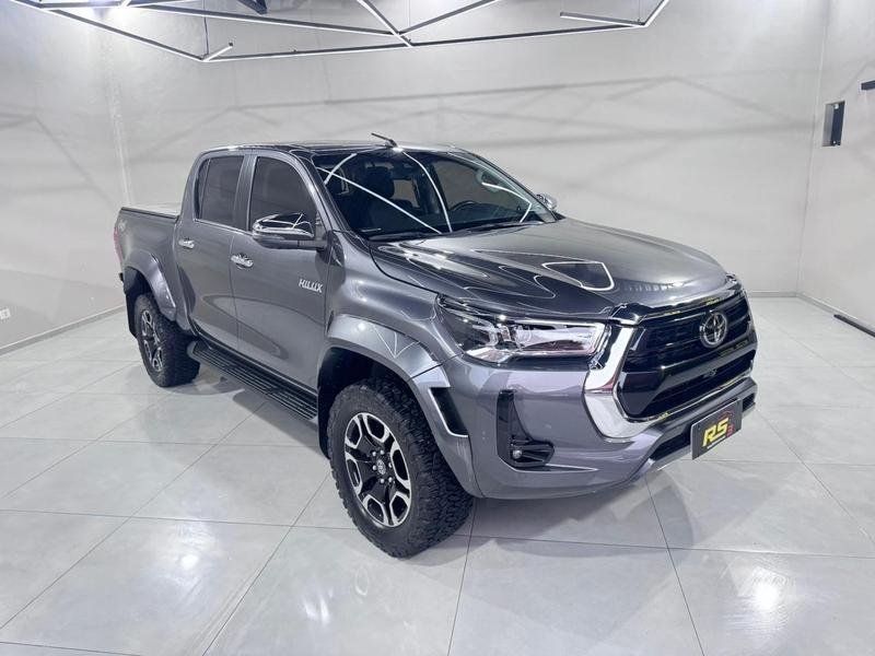 Toyota Hilux CD SRX 4x4 2.8 TDI 16V Diesel Aut. na cor Cinza em Curitiba / PR - 918433