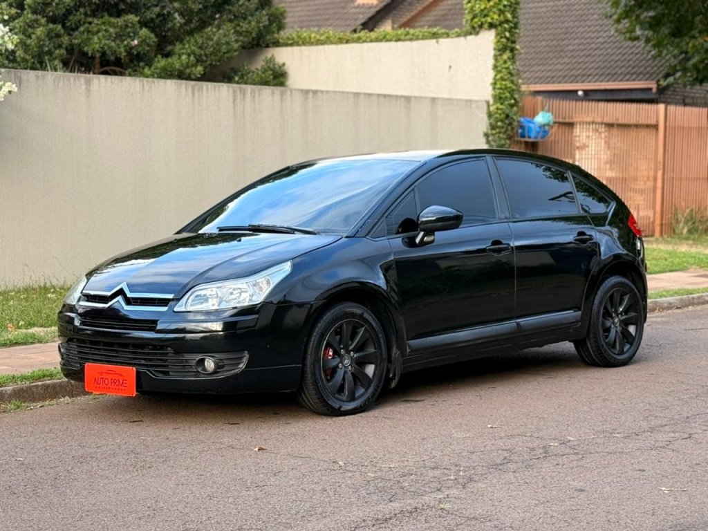 Citroën C4 Pallas GLX 2.0/2.0 Flex 16V Mec. na cor Preto em Guarapuava / PR - 918615