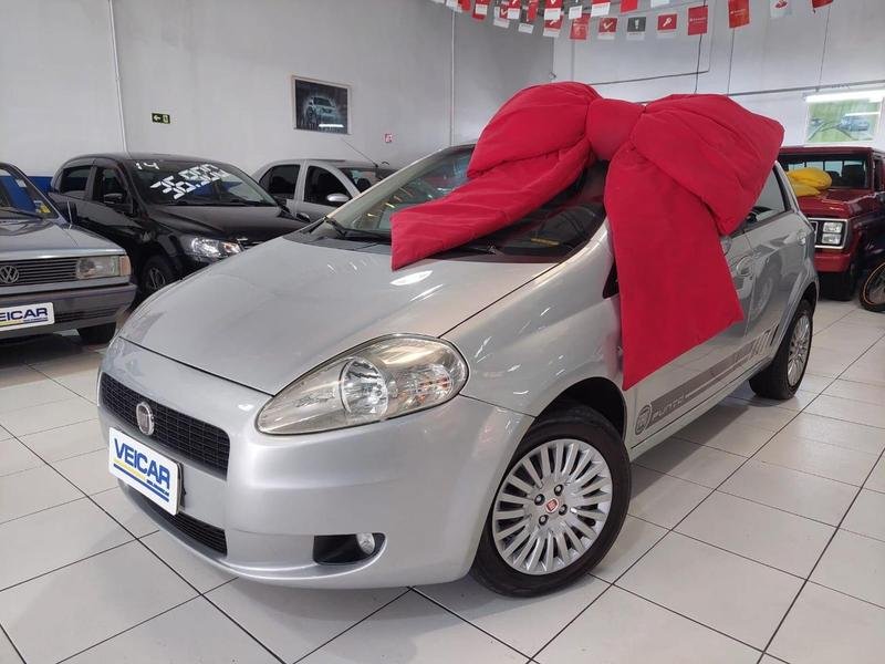 Fiat Punto ESSENCE Dualogic 1.8 Flex 16V 5p na cor Prata em Curitiba / PR - 919489