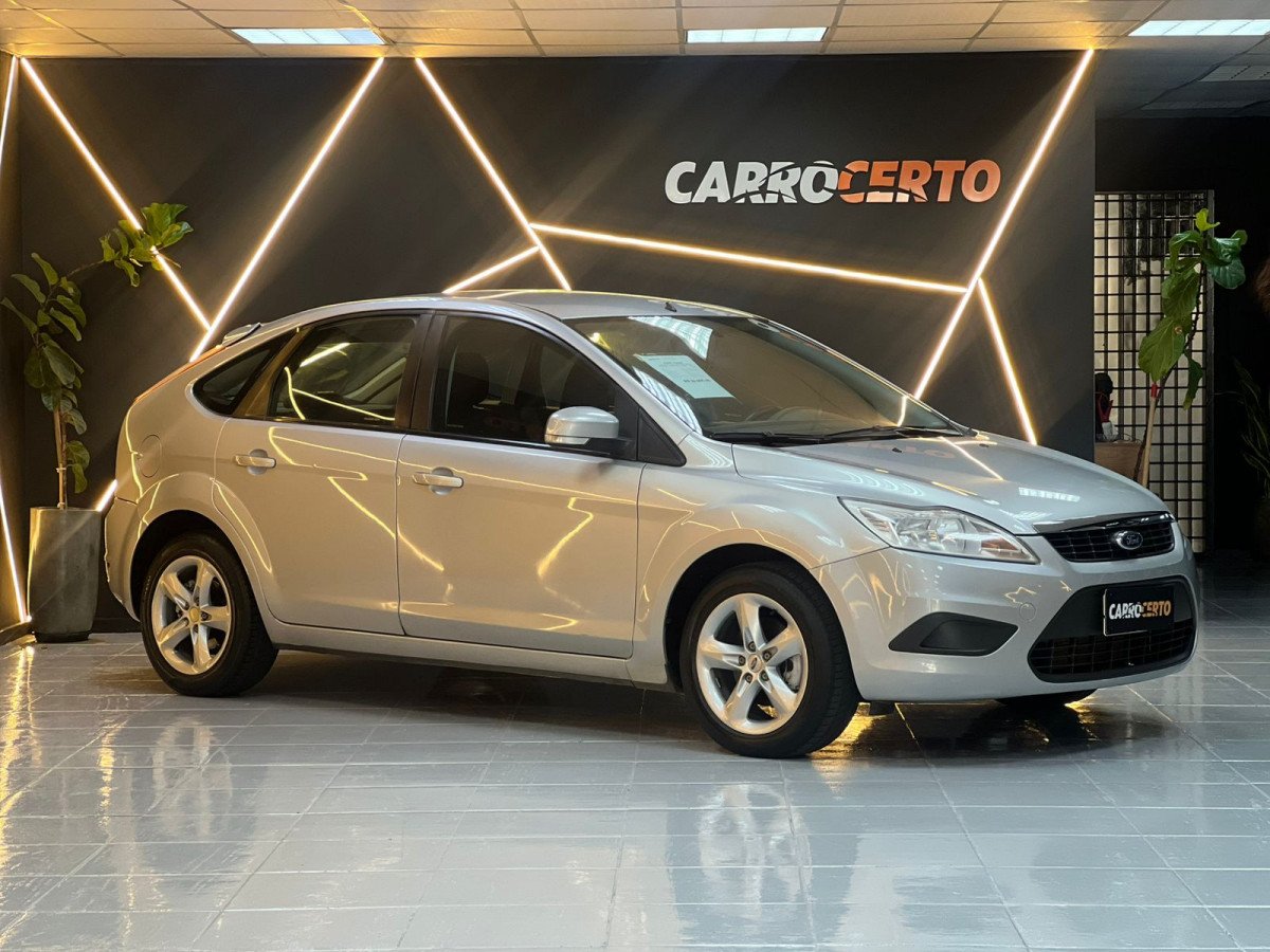 Ford Focus 2.0 16V/ 2.0 16V Flex 5p na cor Prata no Novo Hamburgo / RS - 919528