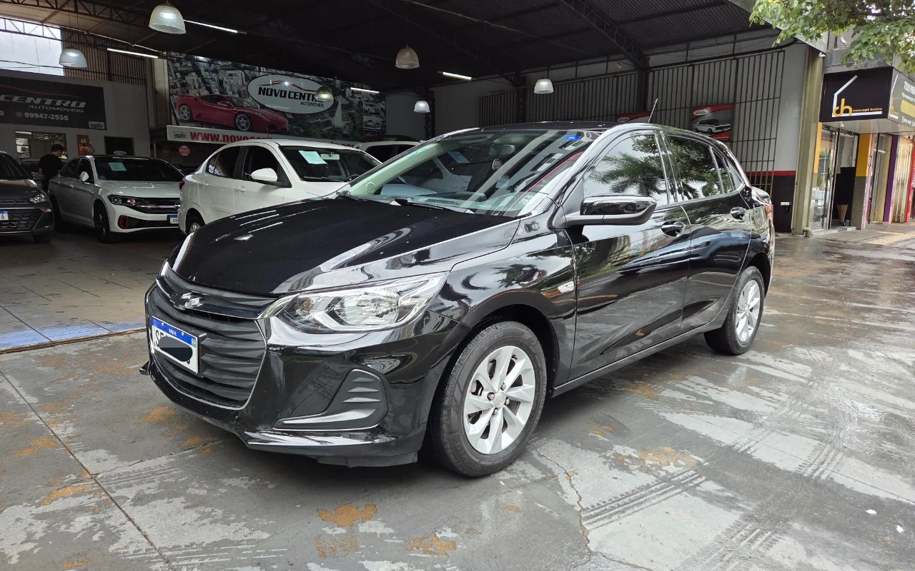 Chevrolet Onix HATCH LT 1.0 12V Flex 5p Mec. na cor Preto em Maringá / PR - 919753