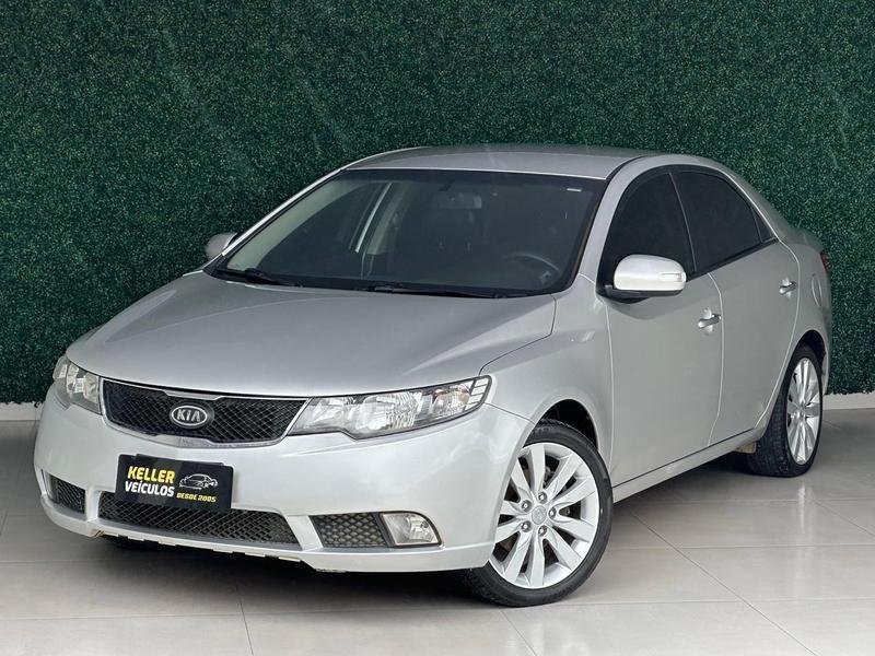 Kia Cerato 1.6 16V Mec. na cor Prata em Colombo / PR - 920871