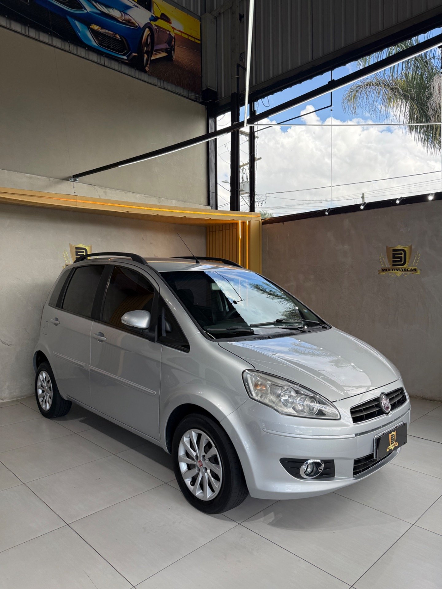 Fiat Idea ATTRACTIVE 1.4 Fire Flex 8V 5p na cor Prata em Ponta Grossa / PR - 920972