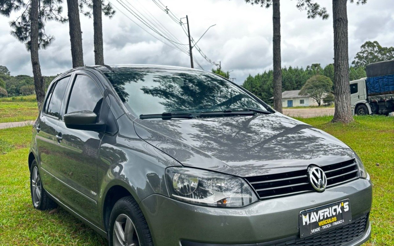 Volkswagen Fox 1.0 Mi Total Flex 8V 5p na cor Cinza em Agudos do Sul / PR - 921039