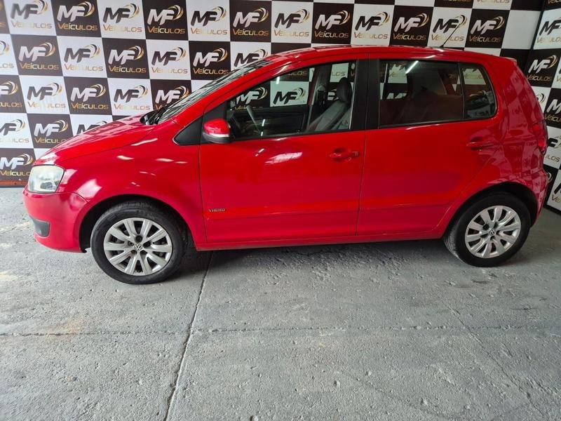 Volkswagen Fox Trendline 1.0 Flex 8V 5p na cor Vermelho em Curitiba / PR - 921339