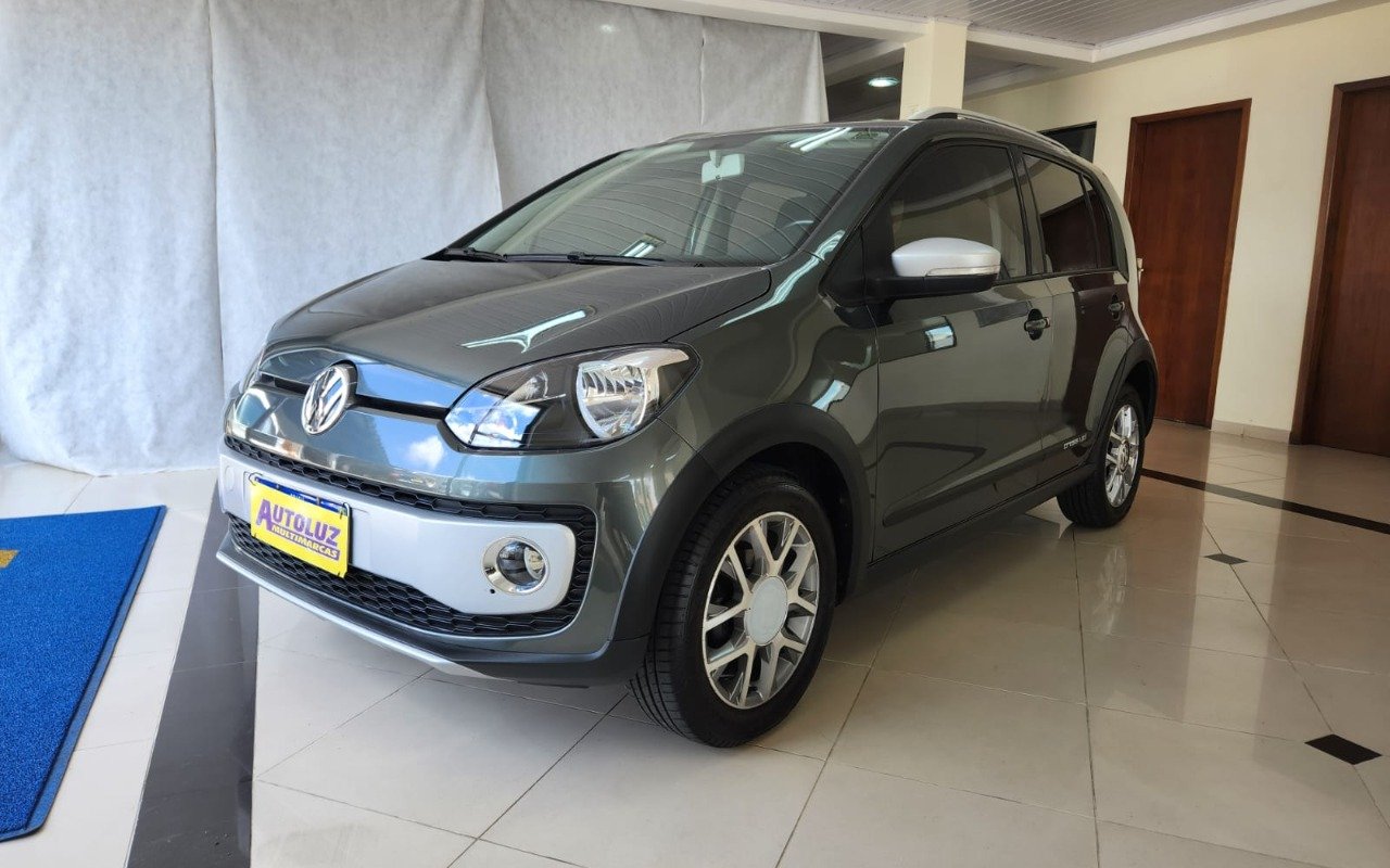 Volkswagen Up! cross 1.0 T. Flex 12V 5p na cor Cinza em Curitiba / PR - 921389