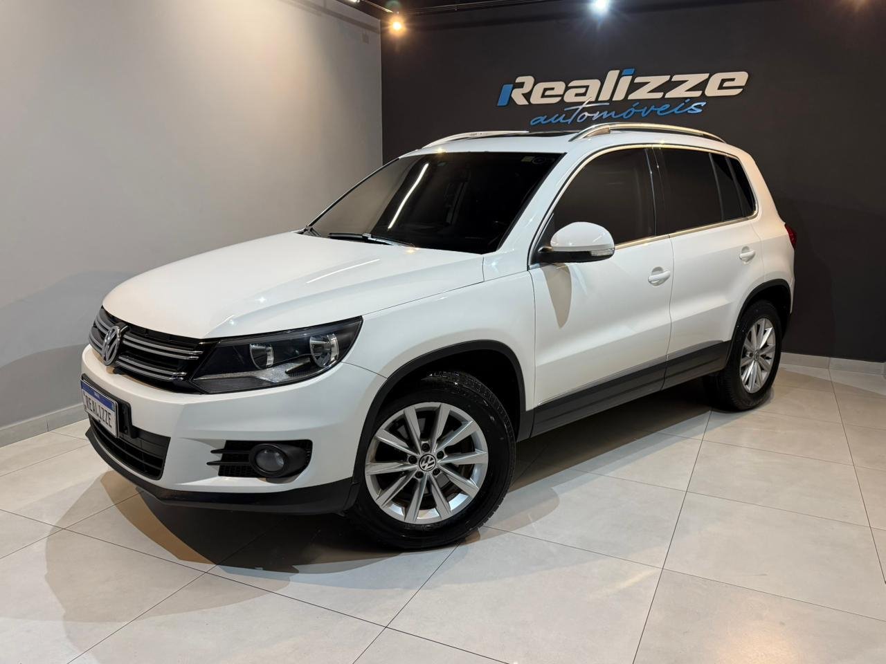 Volkswagen Tiguan 2.0 TSI 16V 200cv Tiptronic 5p na cor Branco em Joinville / SC - 921921