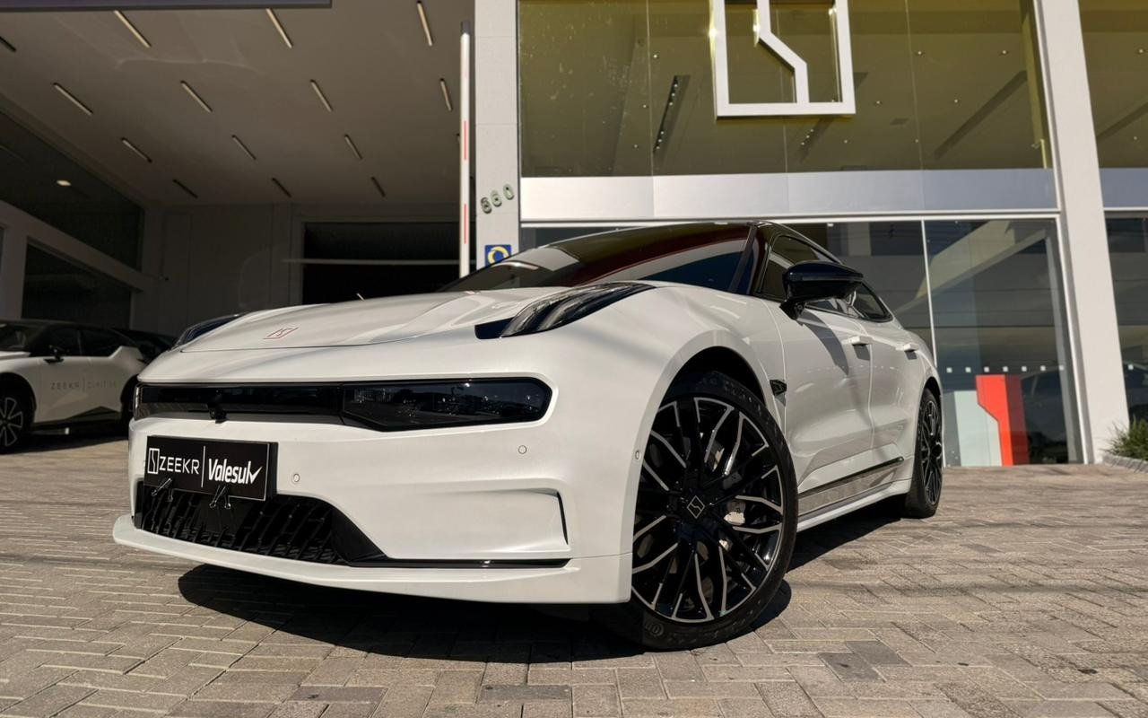 ZEEKR 001 Flagship AWD (Elétrico) na cor Branco em Curitiba / PR - 922242