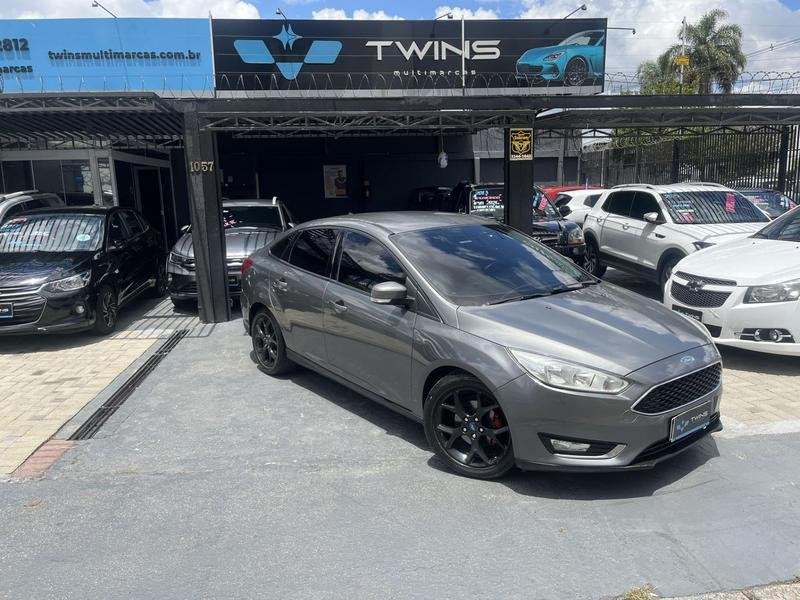 Ford Focus 2.0 16V/SE/SE Plus Flex 5p Aut. na cor Cinza em Curitiba / PR - 922266