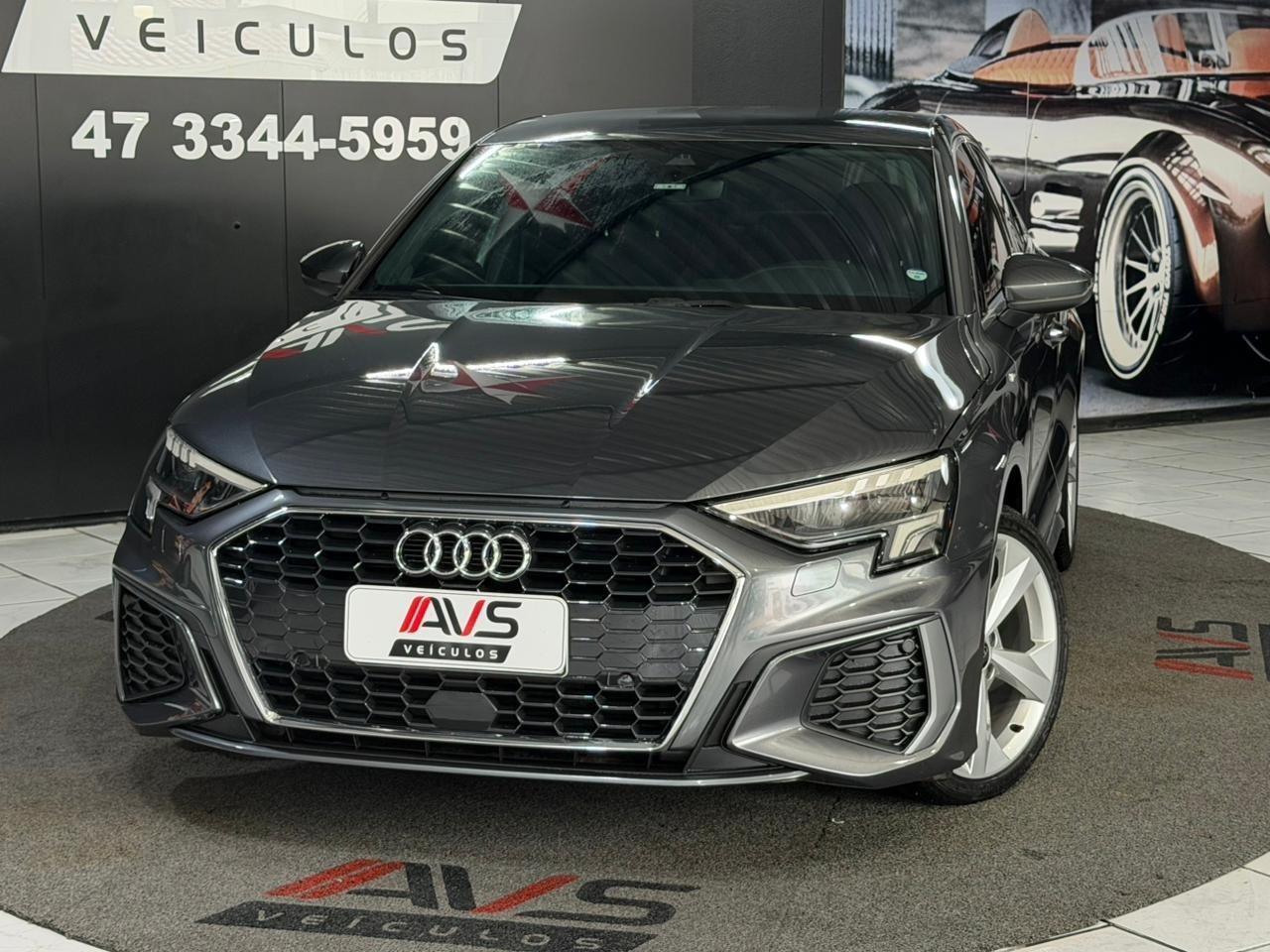 Audi A3 Sedan S-Line 2.0 TFSI S-Tron.(Híb.) na cor Cinza em Itajaí / SC - 922291