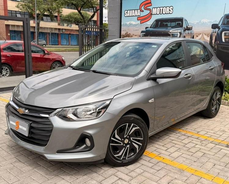 Chevrolet Onix HATCH LT 1.0 12V TB Flex 5p Aut. na cor Prata em Curitiba / PR - 922432