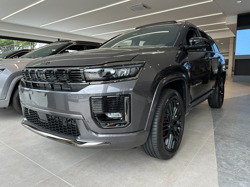 Jeep Commander Black Hurricane 2.0 4x4 TB Aut na cor Cinza em Curitiba / PR - 922562