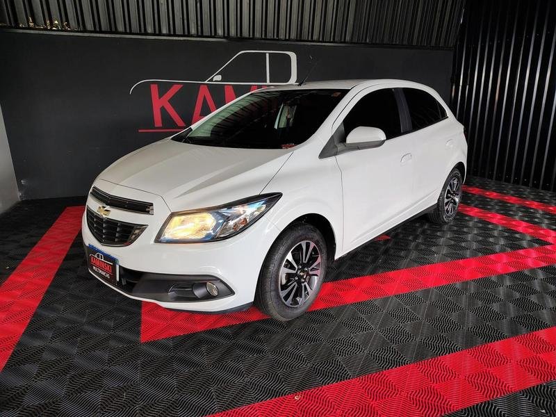 Chevrolet Onix HATCH LTZ 1.4 8V FlexPower 5p Mec. na cor Branco em Campo Largo / PR - 922700