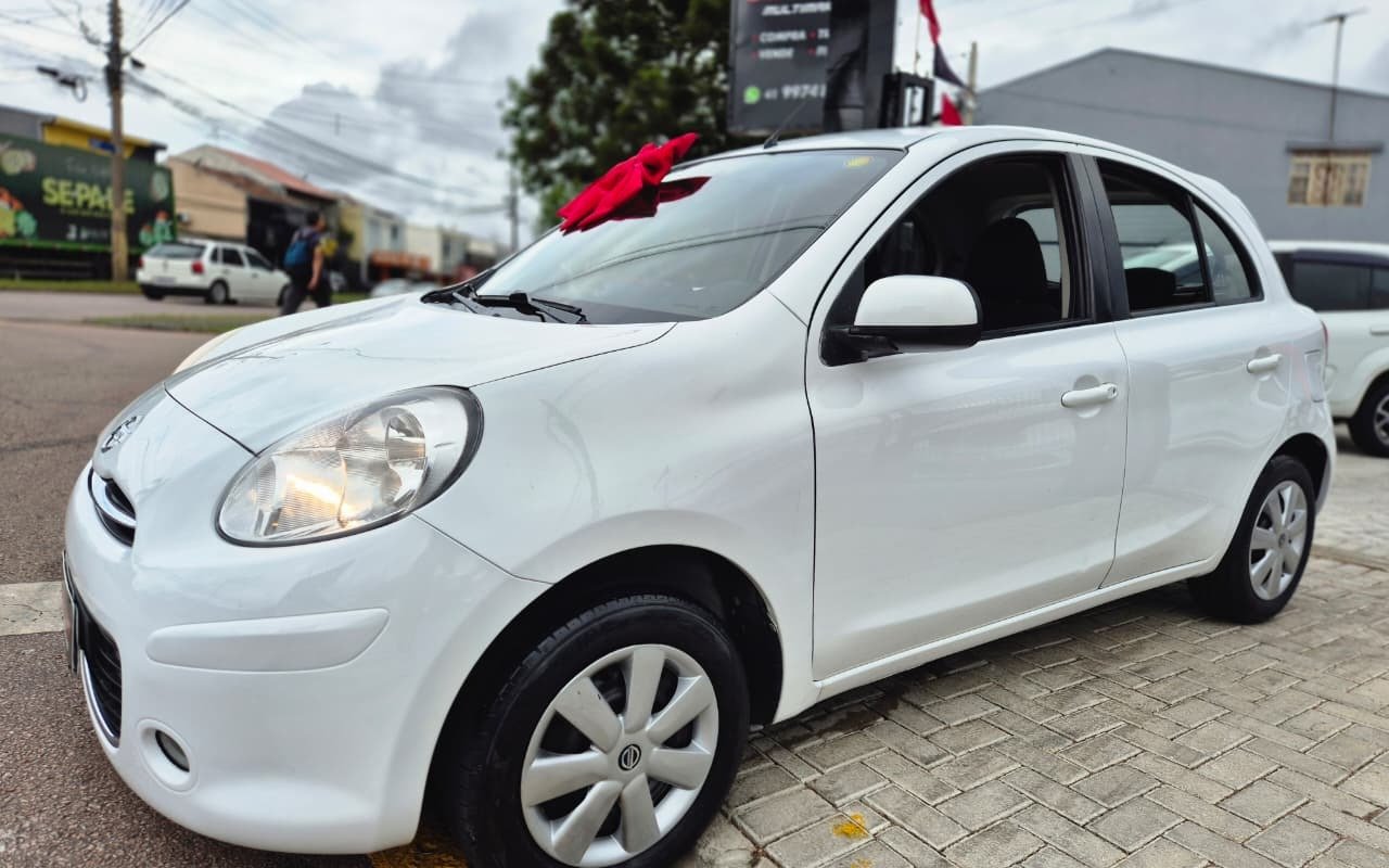 Nissan MARCH S 1.6 16V Flex Fuel 5p na cor Branco em Curitiba / PR - 922939