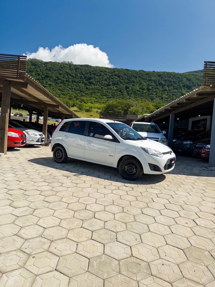 Ford Fiesta 1.6 8V Flex/Class 1.6 8V Flex 5p na cor Branco no Osório / RS - 923954