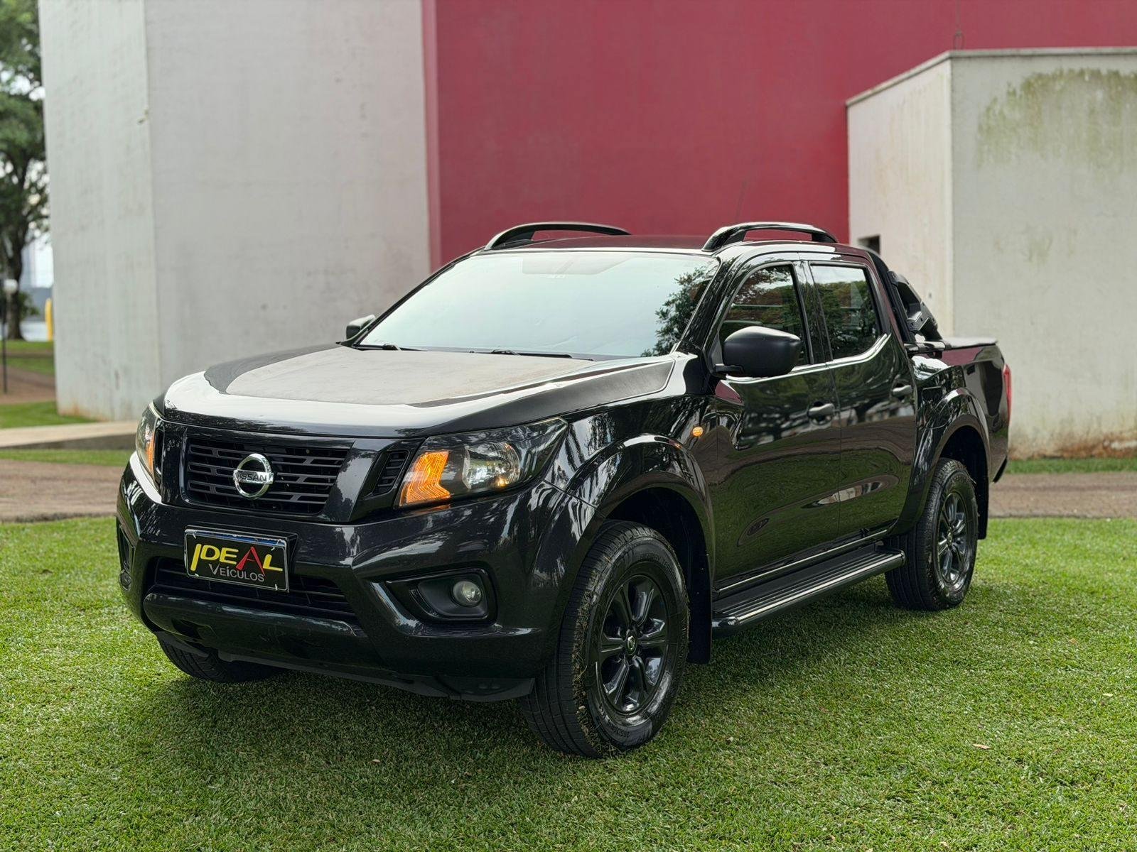 Nissan Frontier ATTAC.CD 4x4 2.3 Bi-TB Die. Aut na cor Preto em Xanxerê / SC - 924188