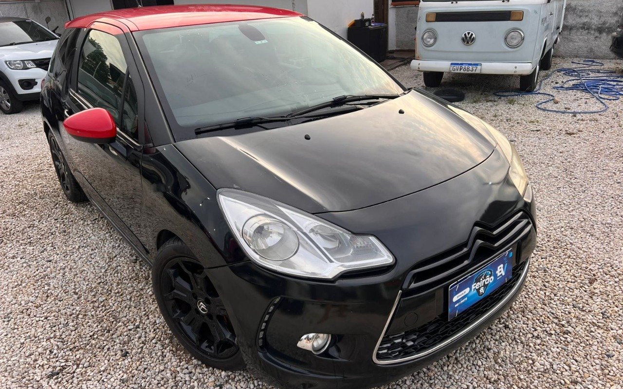 Citroën DS3 1.6 Turbo 16V 3p Mec. na cor Preto em Joinville / SC - 924360