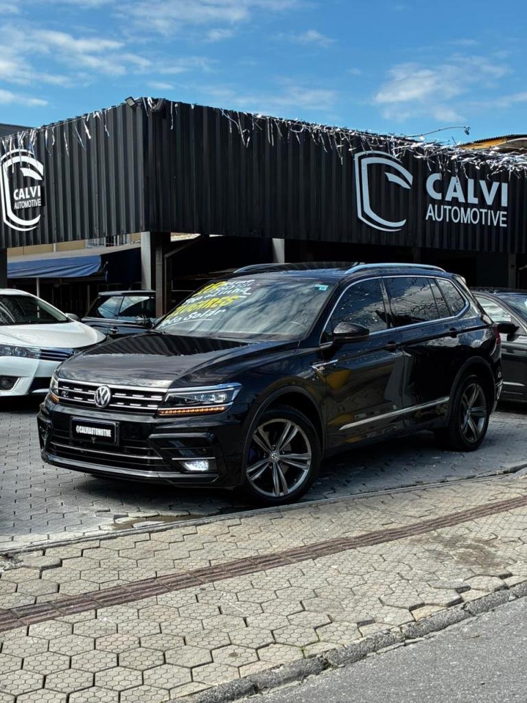 Volkswagen Tiguan Allspac R-Line 350 TSI 2.0 4x4 na cor Preto em Joinville / SC - 924508