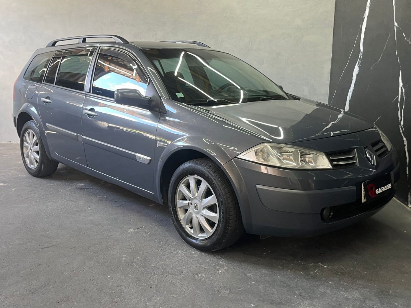 Renault Megane Sedan Dynamique Hi-Flex 1.6 16V na cor Cinza em Curitiba / PR - 924788