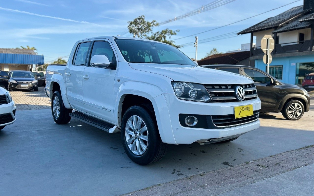Volkswagen Amarok High.CD 2.0 16V TDI 4x4 Dies. Aut na cor Branco em Joinville / SC - 924873