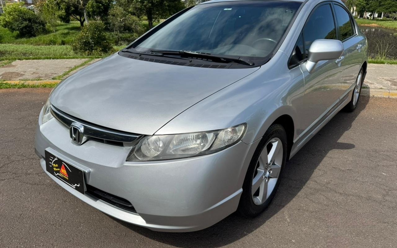 Honda Civic Sedan LXS 1.8/1.8 Flex 16V Mec. 4p na cor Prata no Canoas / RS - 925223