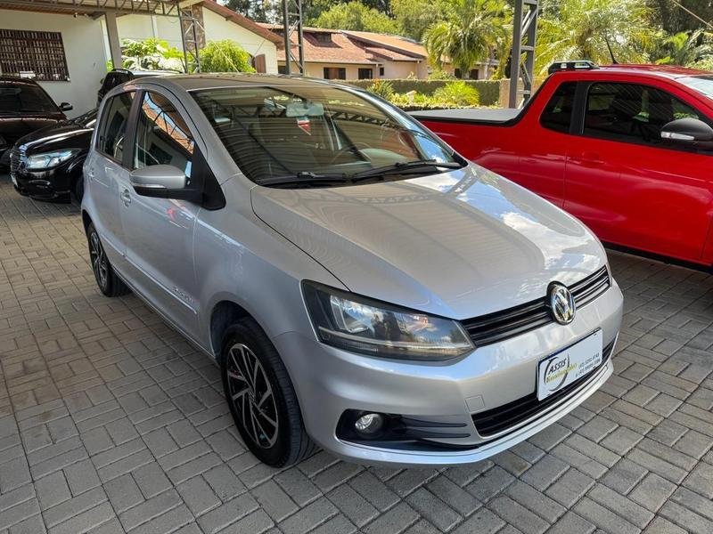 Volkswagen Fox Comfortline 1.6 Flex 8V 5p na cor Prata em Campo Largo / PR - 925416
