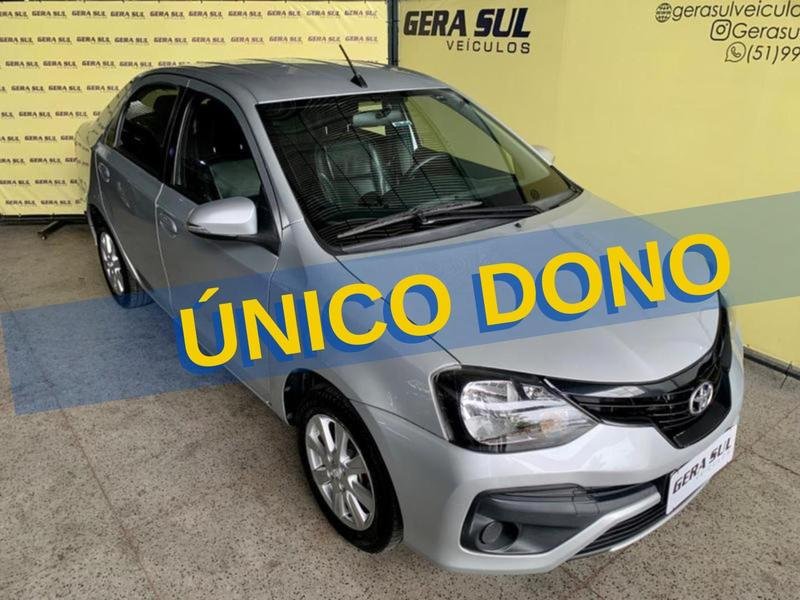 Toyota Etios X Plus Sedan 1.5 Flex 16V 4p Aut. na cor Prata no Porto Alegre / RS - 925564