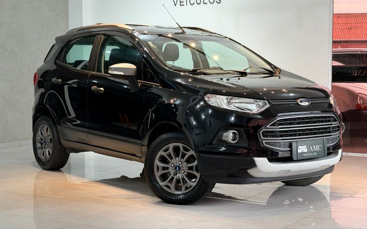 Ford EcoSport FREESTYLE 2.0 16V 4WD Flex 5p na cor Preto em Joinville / SC - 925729