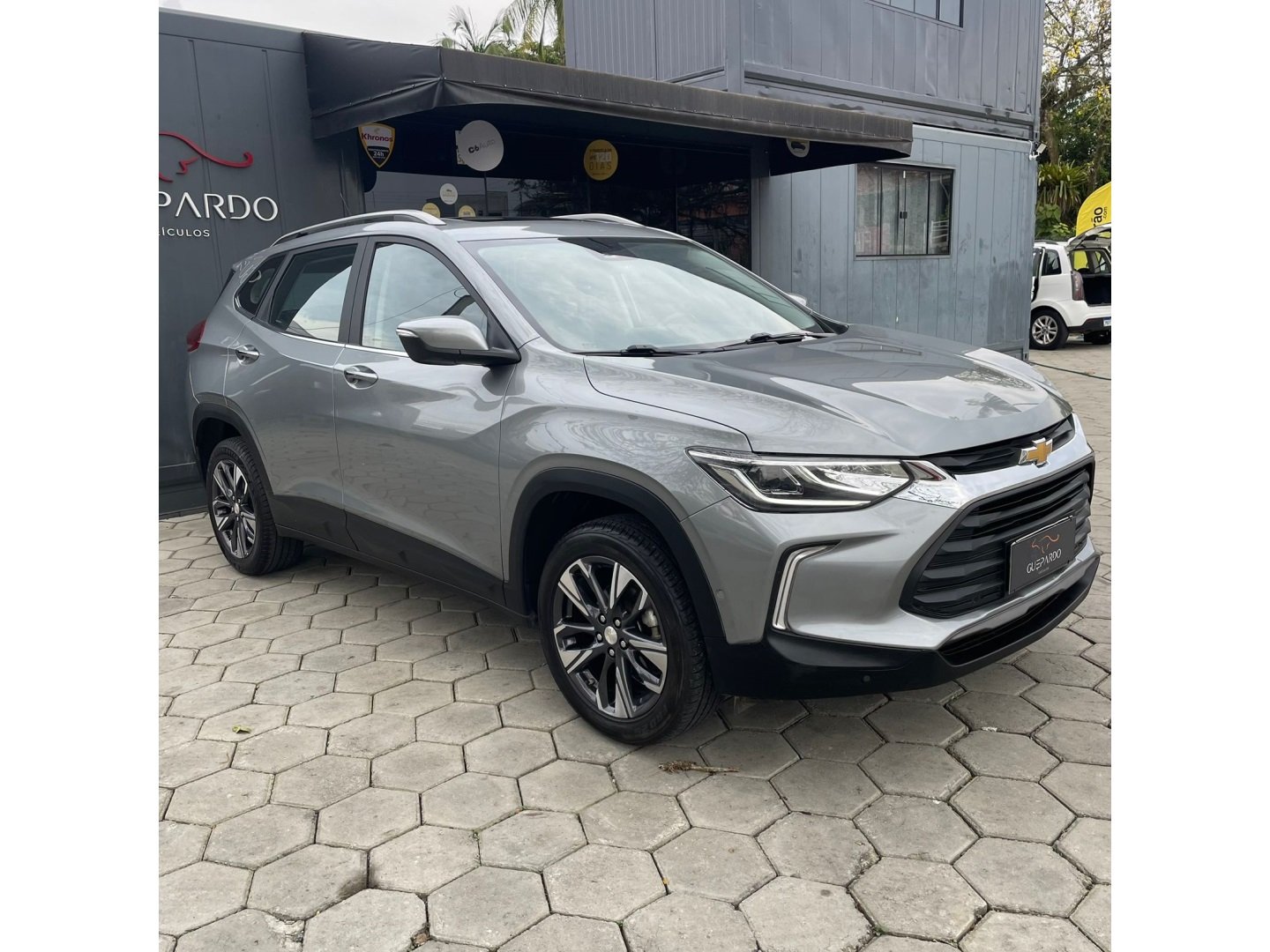 Chevrolet Tracker Premier 1.2 Turbo 12V Flex Aut. na cor Prata em Joinville / SC - 925791