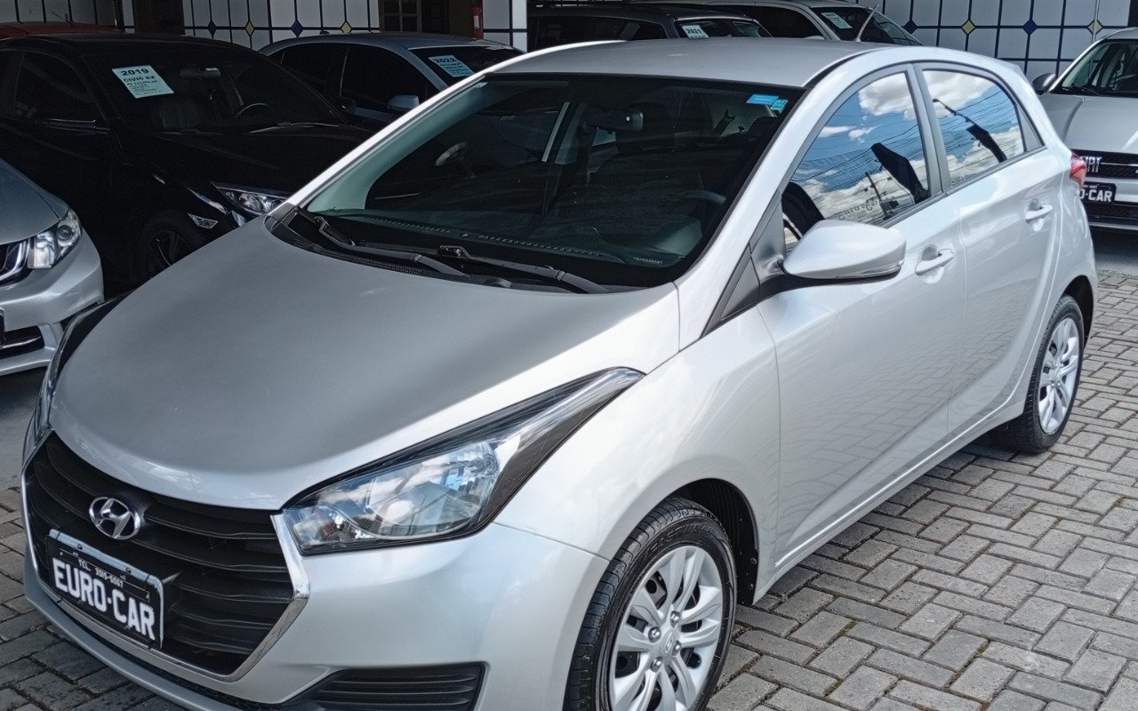 Hyundai HB20 Comf./C.Plus/C.Style 1.0 Flex 12V na cor Prata em Curitiba / PR - 926169