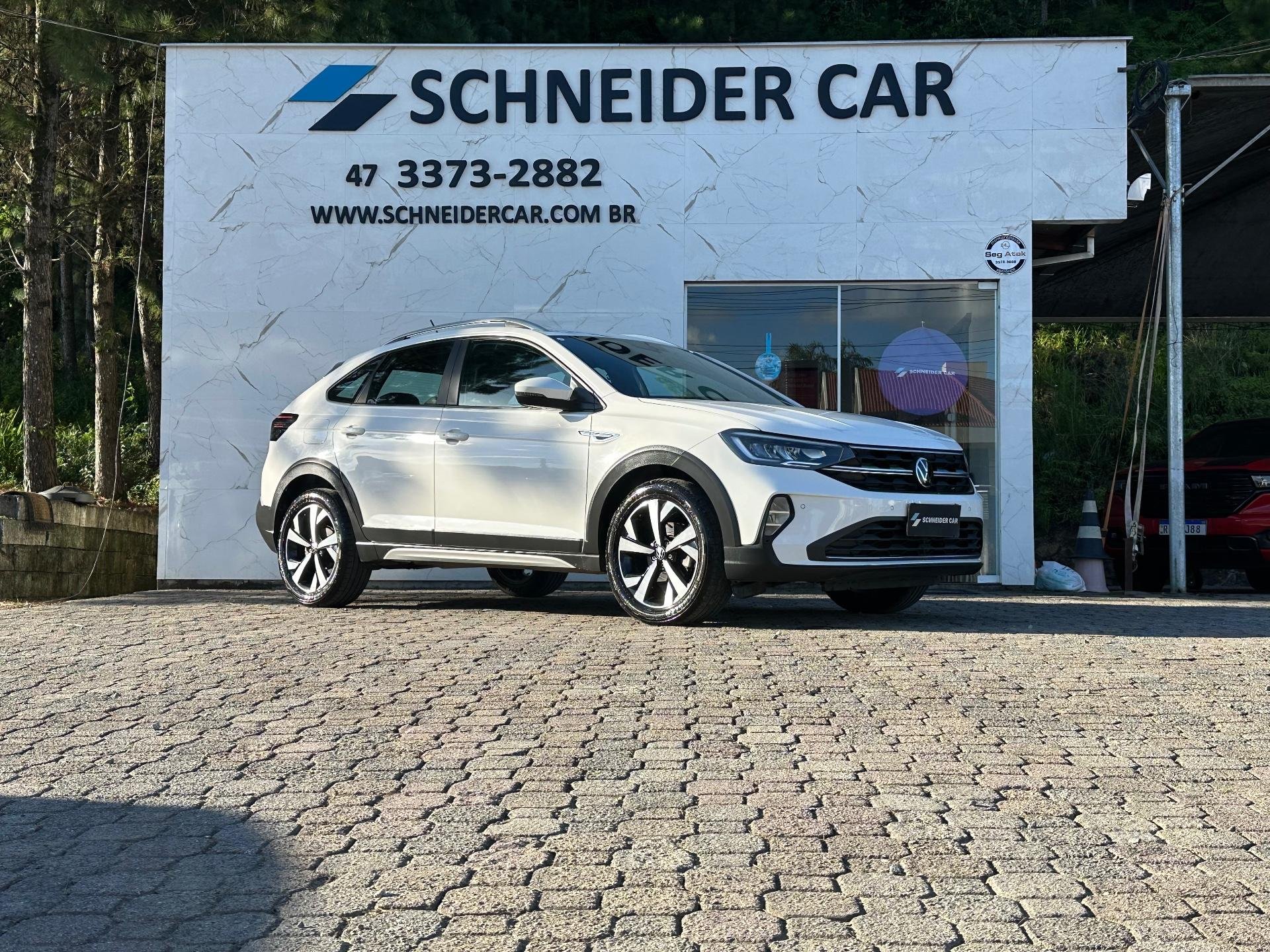 Volkswagen Nivus Highline 1.0 200 TSI Flex Aut. na cor Branco em Guaramirim / SC - 926174
