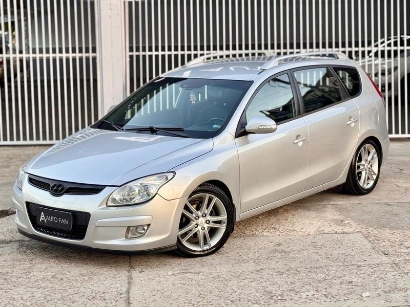 Hyundai i30cw 2.0 16V 145cv Mec. 5p na cor Prata em Curitiba / PR - 926430