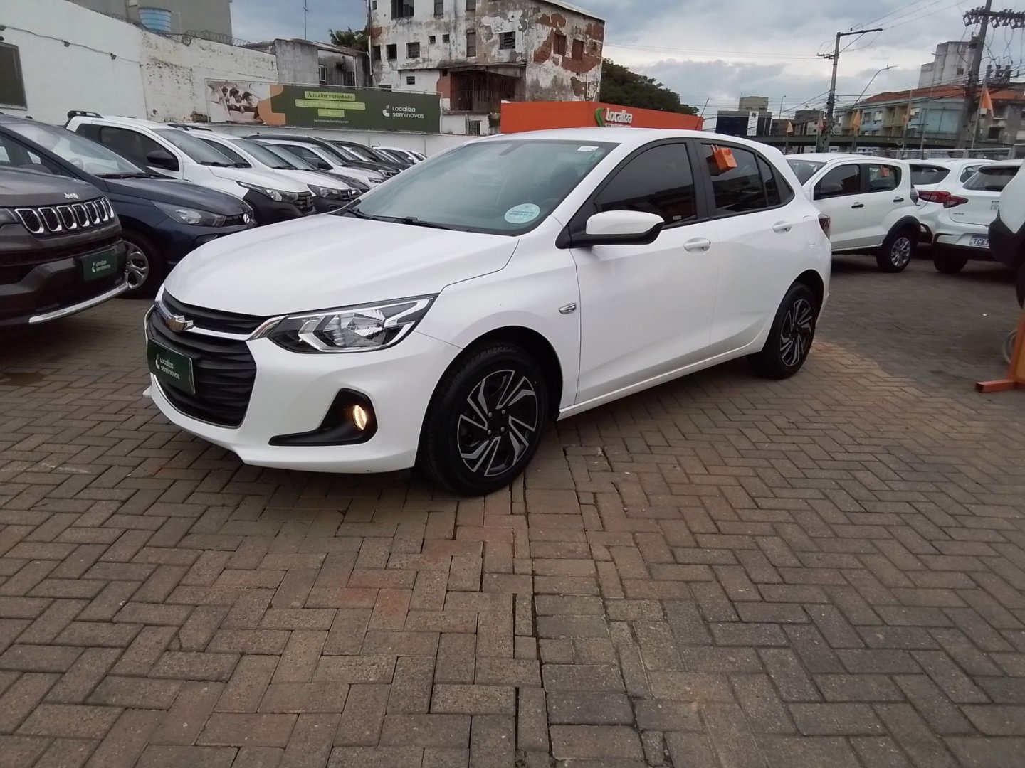 Chevrolet Onix HATCH LT 1.0 12V TB Flex 5p Mec. na cor Branco no Gravataí / RS - 927591