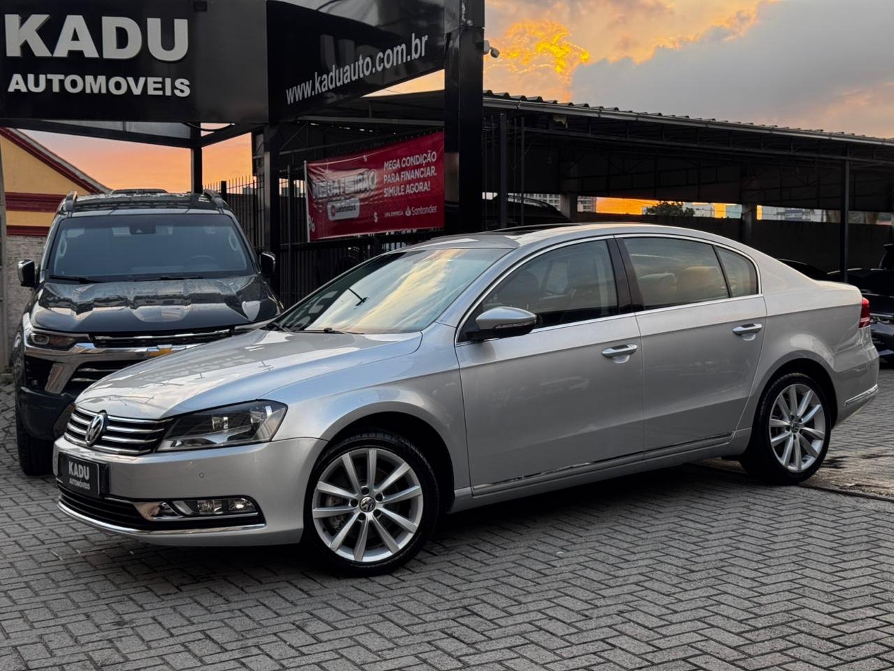 Volkswagen Passat TB 2.0 FSI/TSI 211cv Tiptronic 4p na cor Prata em São José / SC - 929732